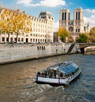 Paris en scène lors d'une croisière sur la Seine